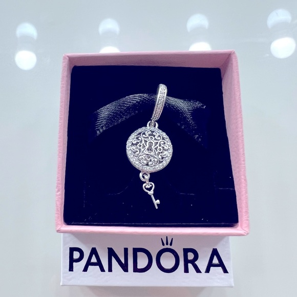 Pandora Jewelry - Pandora dangle charm